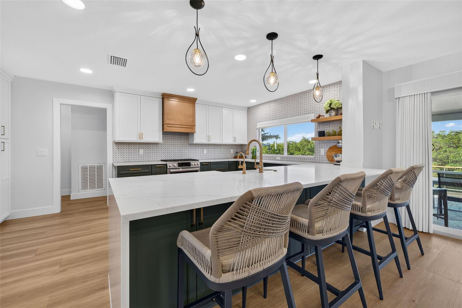 4606 BAY CREST DR — photo 8