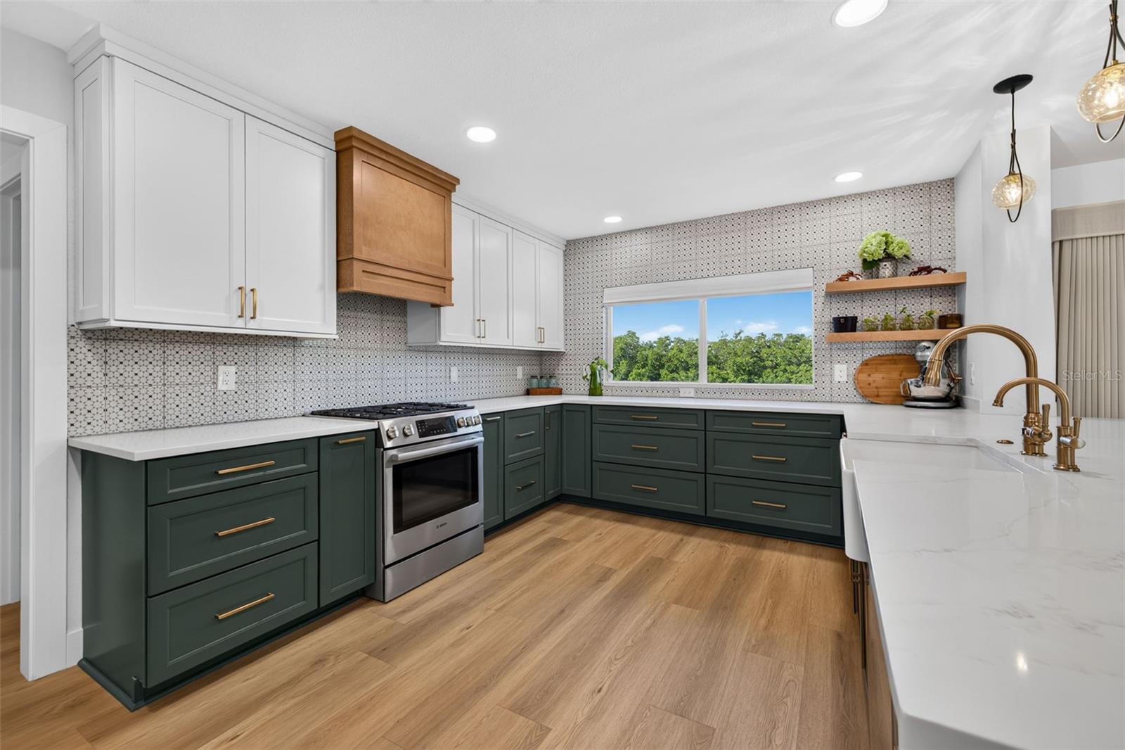 4606 BAY CREST DR — photo 9