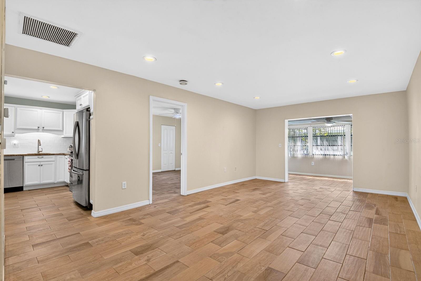 390 301 BLVD W #10C — photo 16