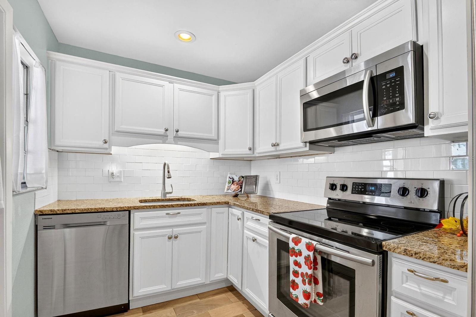 390 301 BLVD W #10C — photo 2