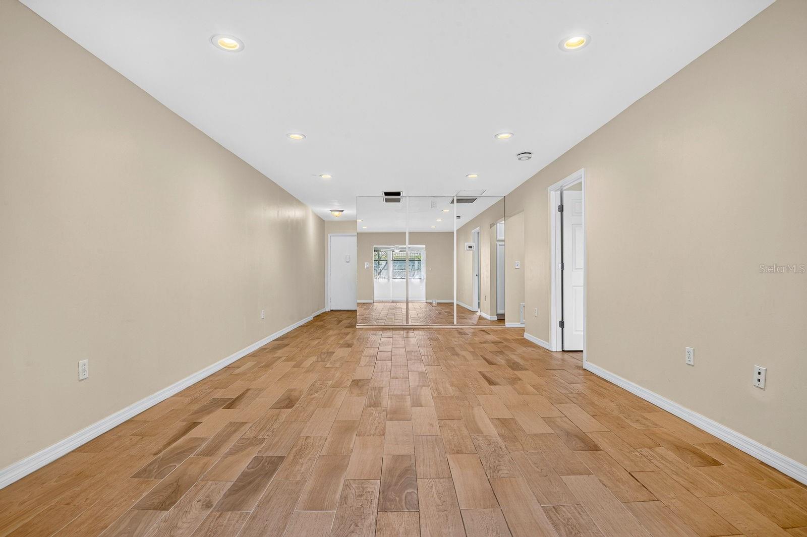 390 301 BLVD W #10C — photo 17