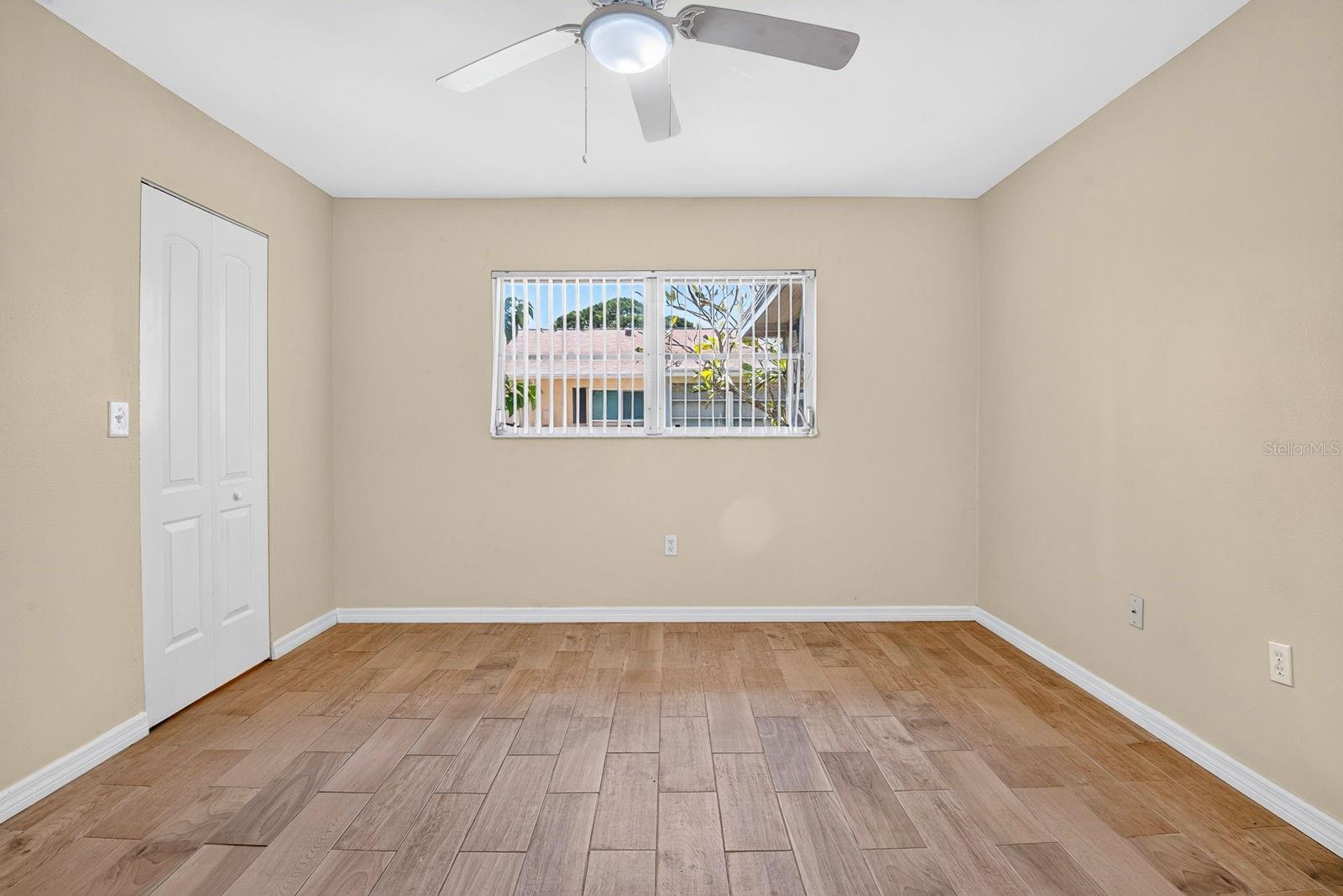 390 301 BLVD W #10C — photo 32