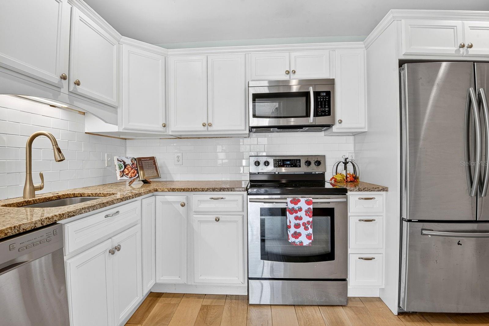 390 301 BLVD W #10C — photo 3