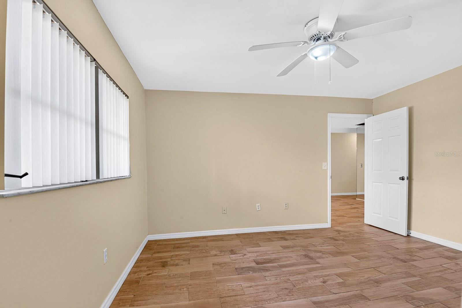 390 301 BLVD W #10C — photo 31