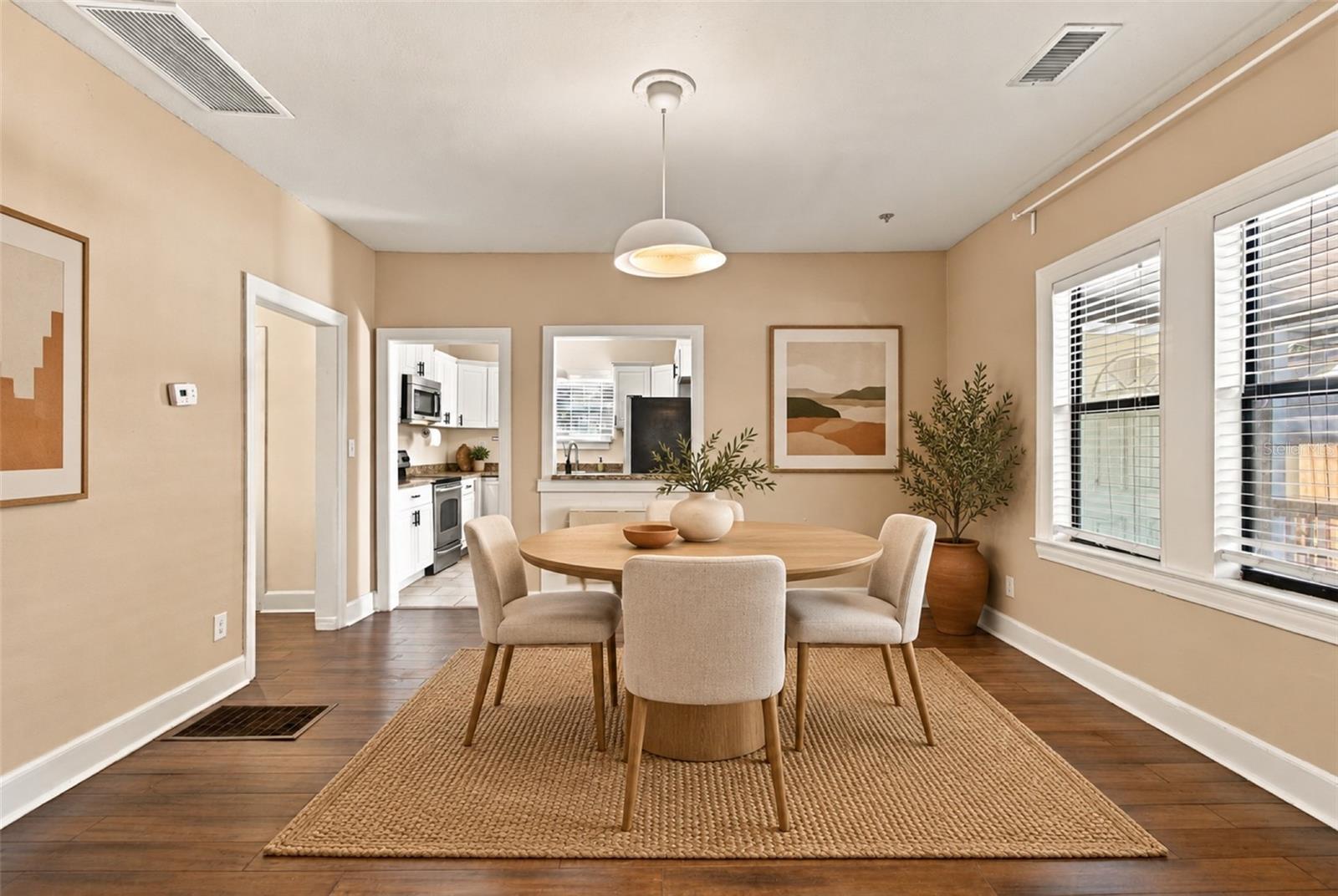 805 E OSBORNE AVE — photo 16