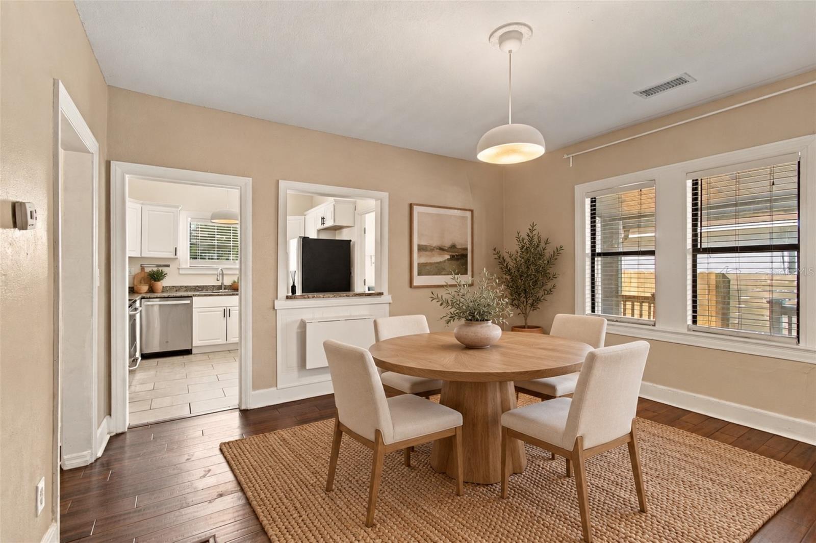 805 E OSBORNE AVE — photo 18