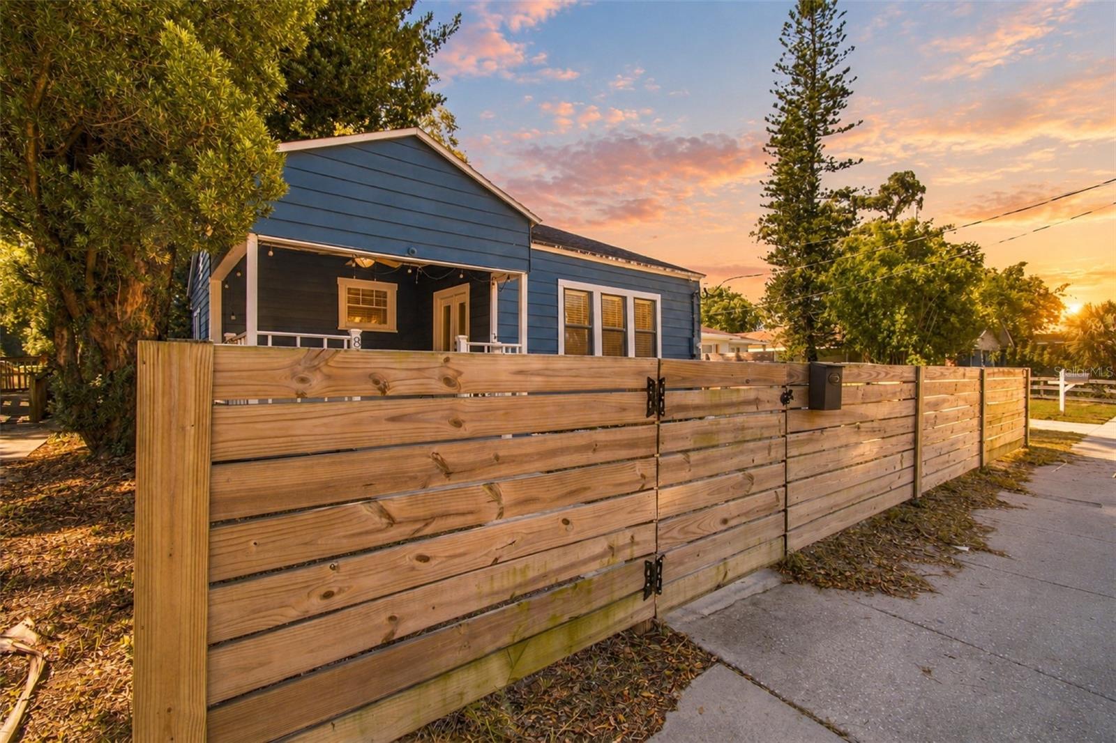 805 E OSBORNE AVE — photo 4