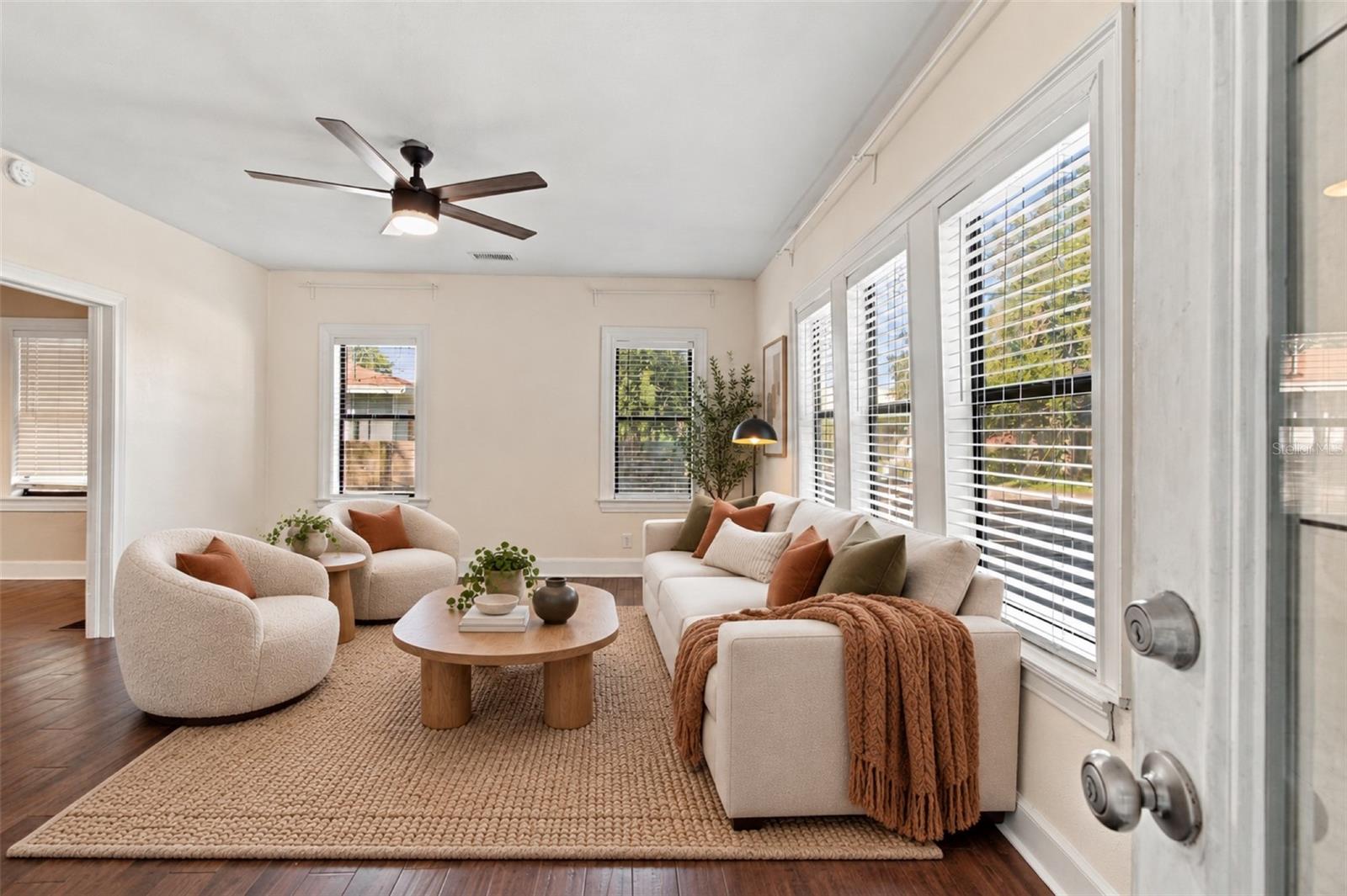 805 E OSBORNE AVE — photo 12
