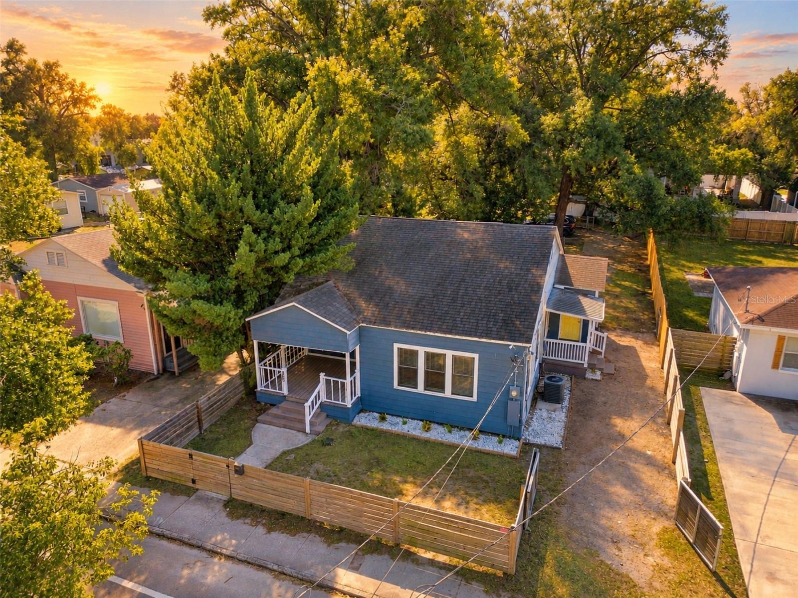 805 E OSBORNE AVE — photo 38