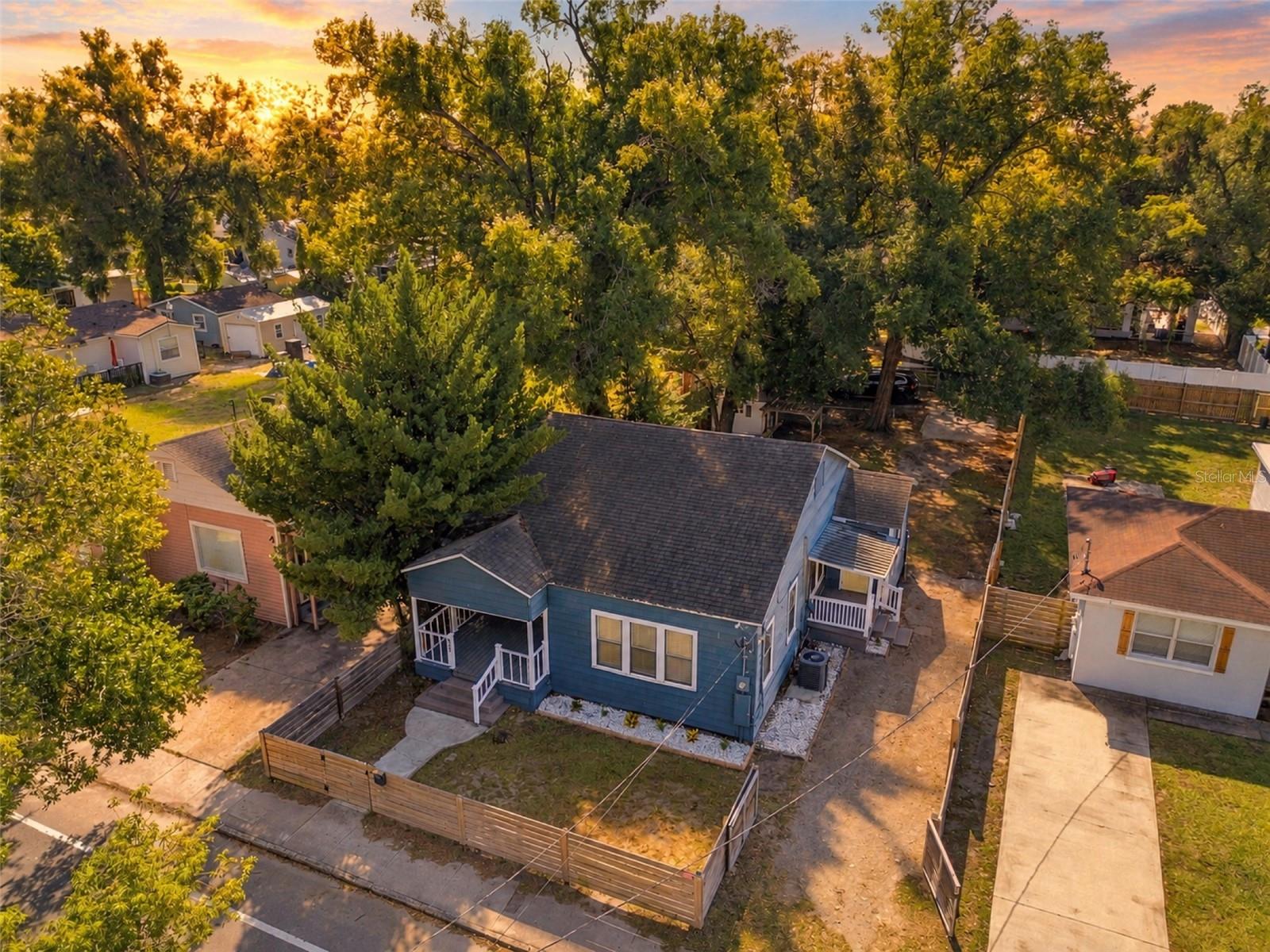 805 E OSBORNE AVE — photo 39