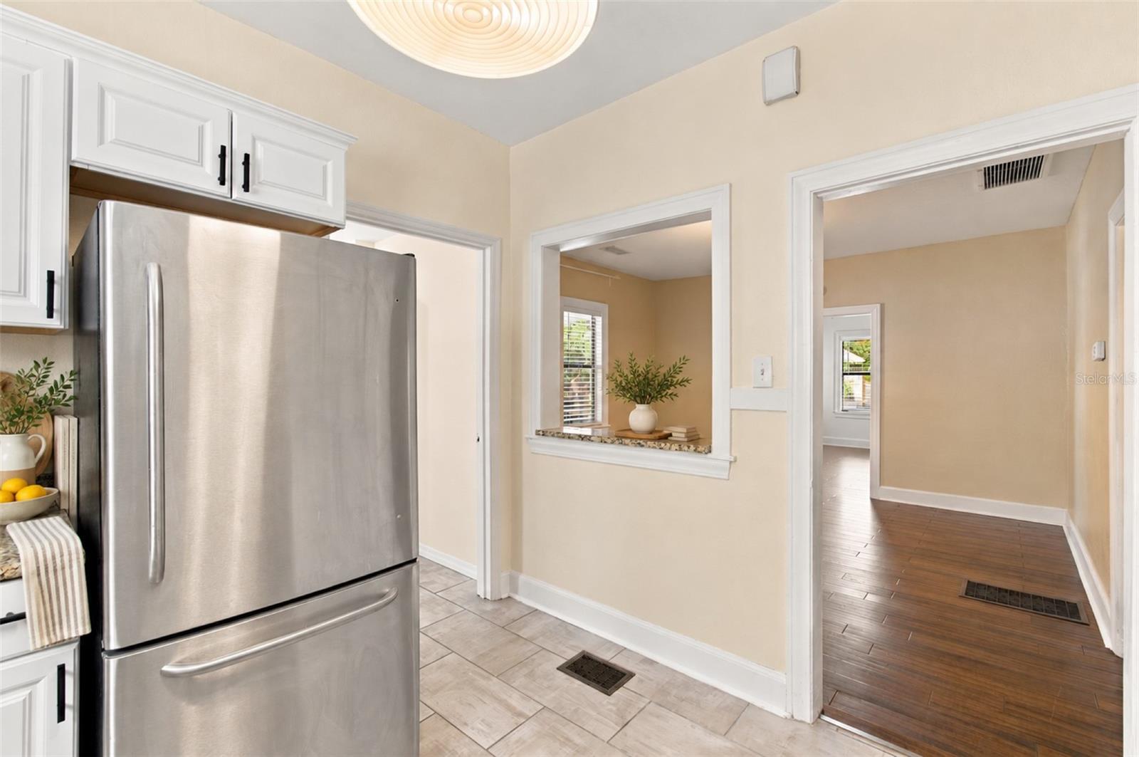 805 E OSBORNE AVE — photo 29