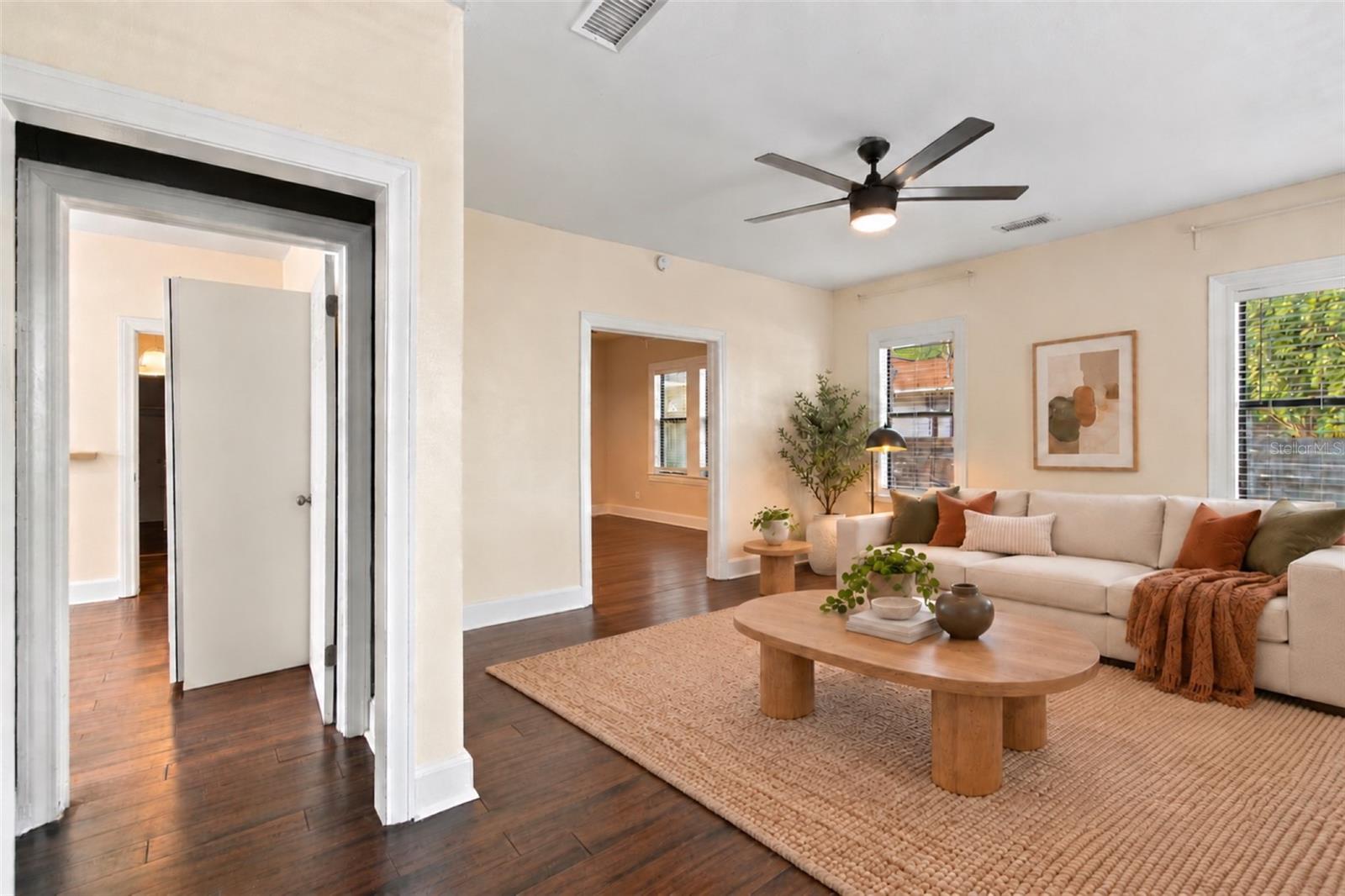 805 E OSBORNE AVE — photo 13