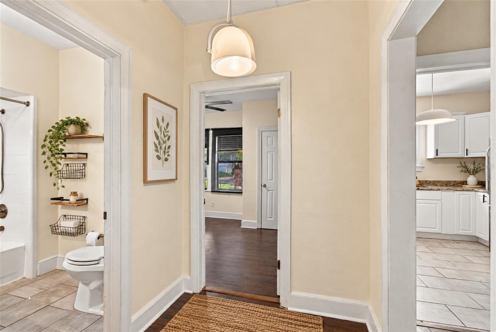 805 E OSBORNE AVE — photo 24