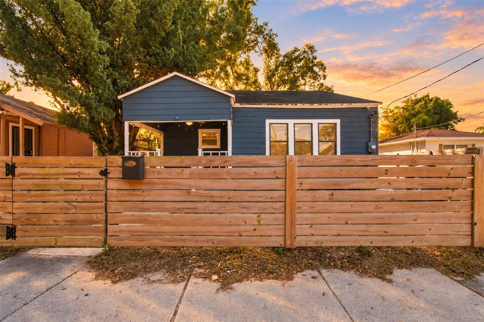 805 E OSBORNE AVE — photo 5
