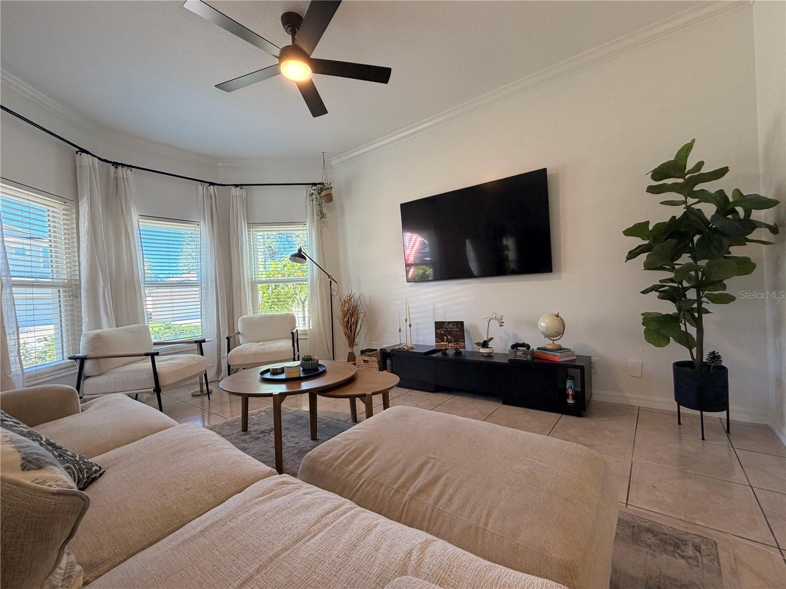 7306 S MASCOTTE ST — photo 4