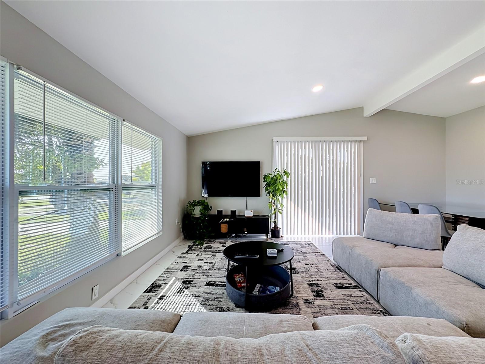 6363 TALBOT ST — photo 33