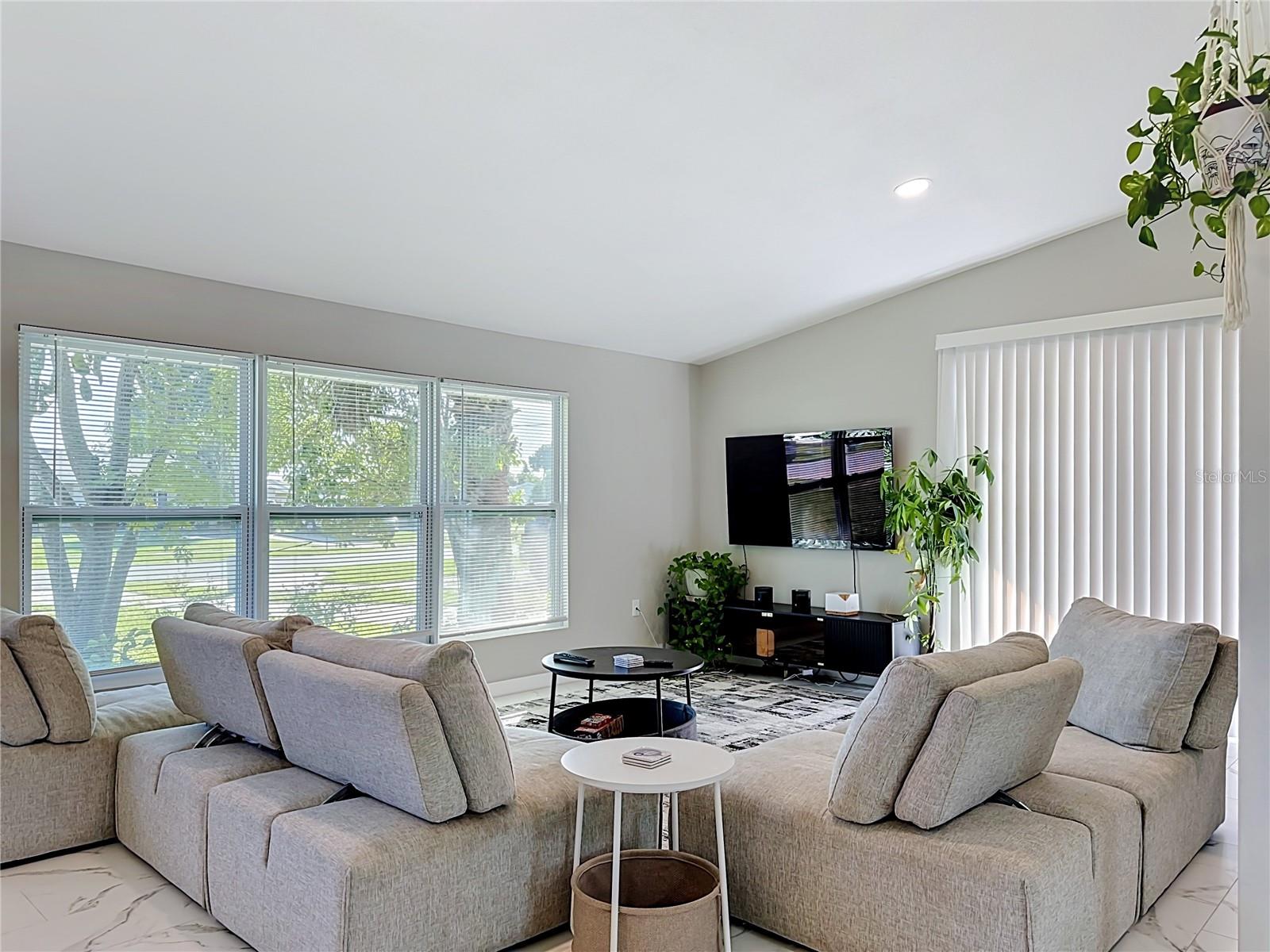 6363 TALBOT ST — photo 3