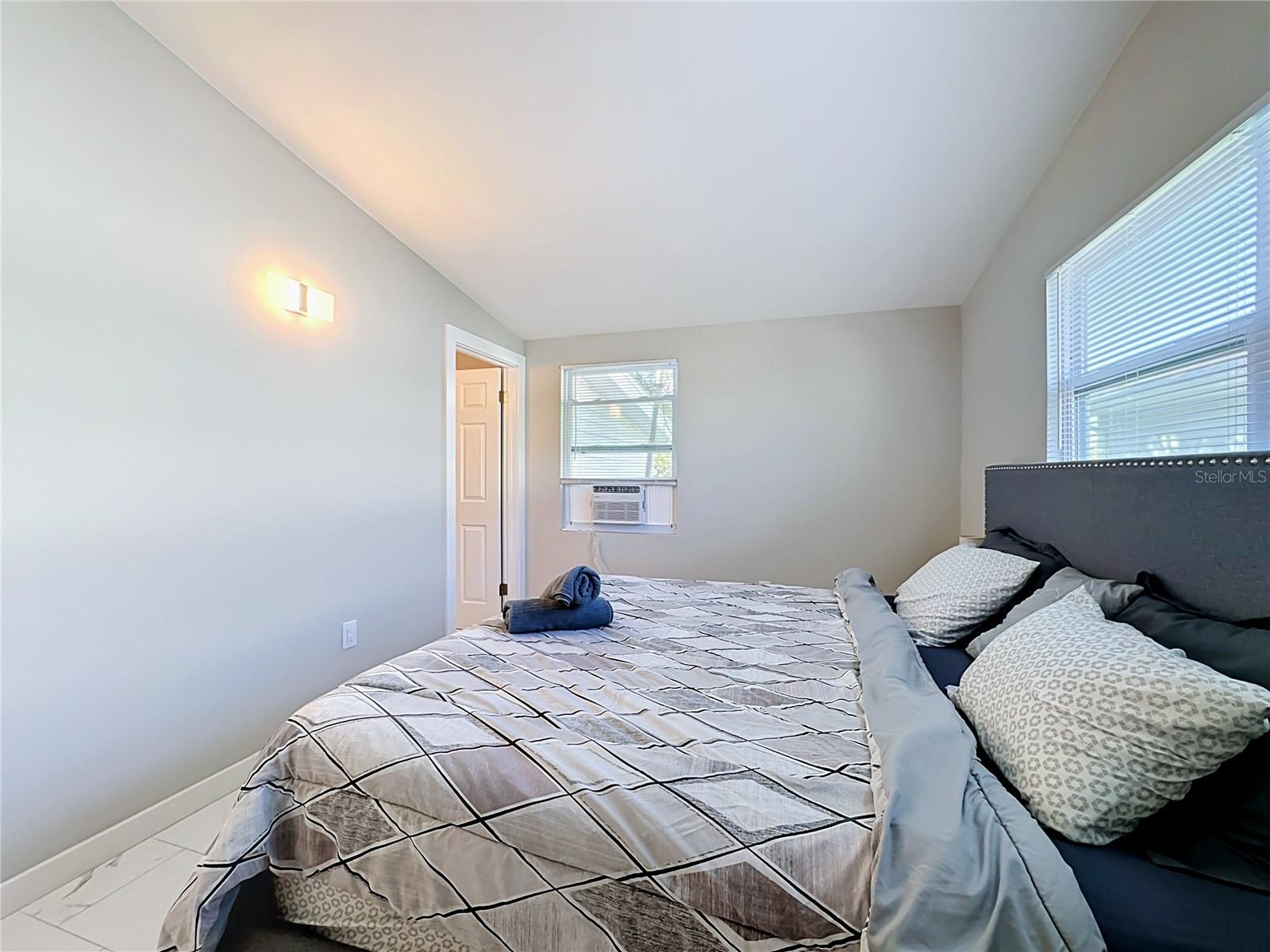 6363 TALBOT ST — photo 25