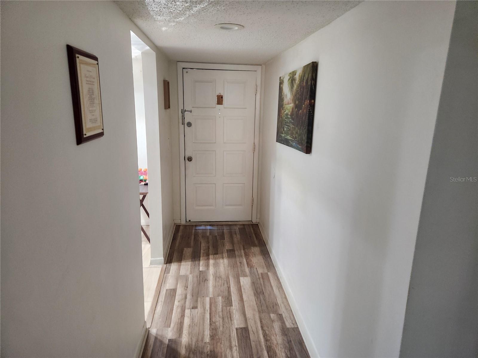 6308 NEWTOWN CIR #B2 — photo 2