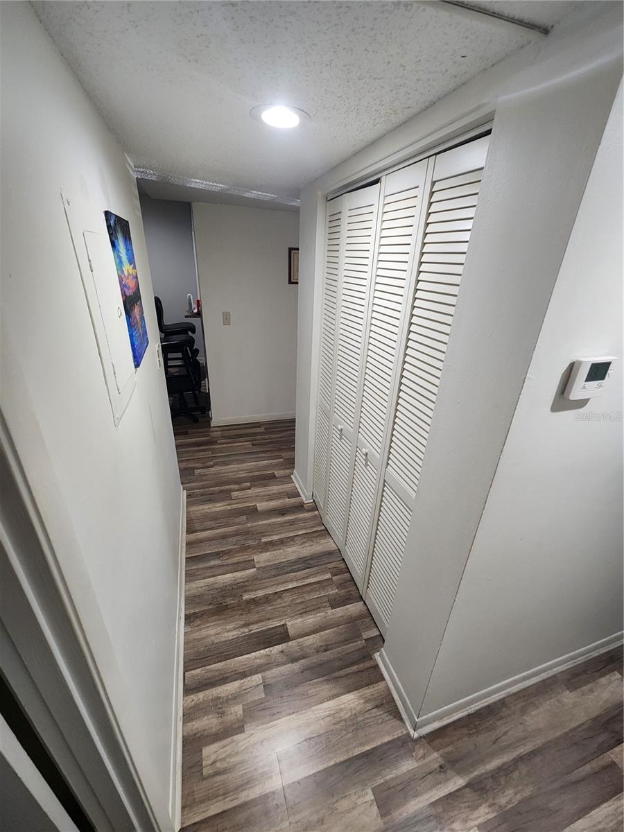6308 NEWTOWN CIR #B2 — photo 6