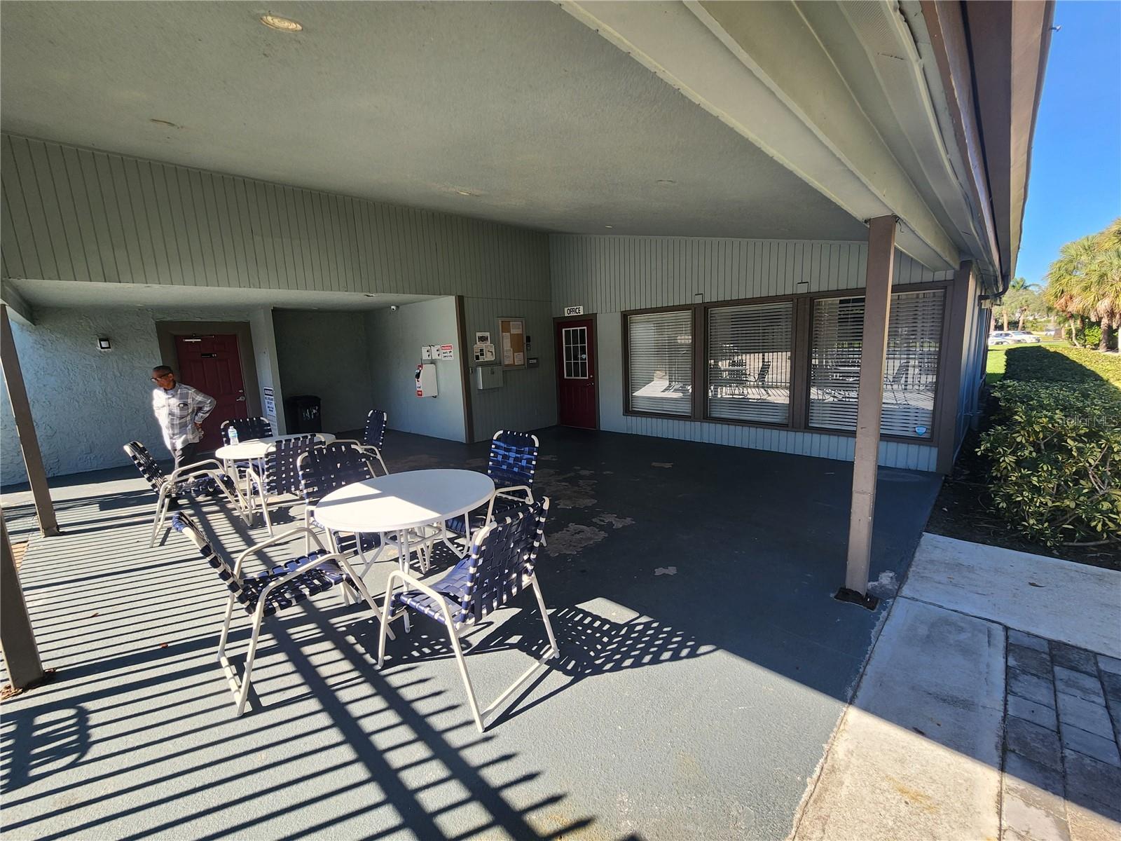 6308 NEWTOWN CIR #B2 — photo 35