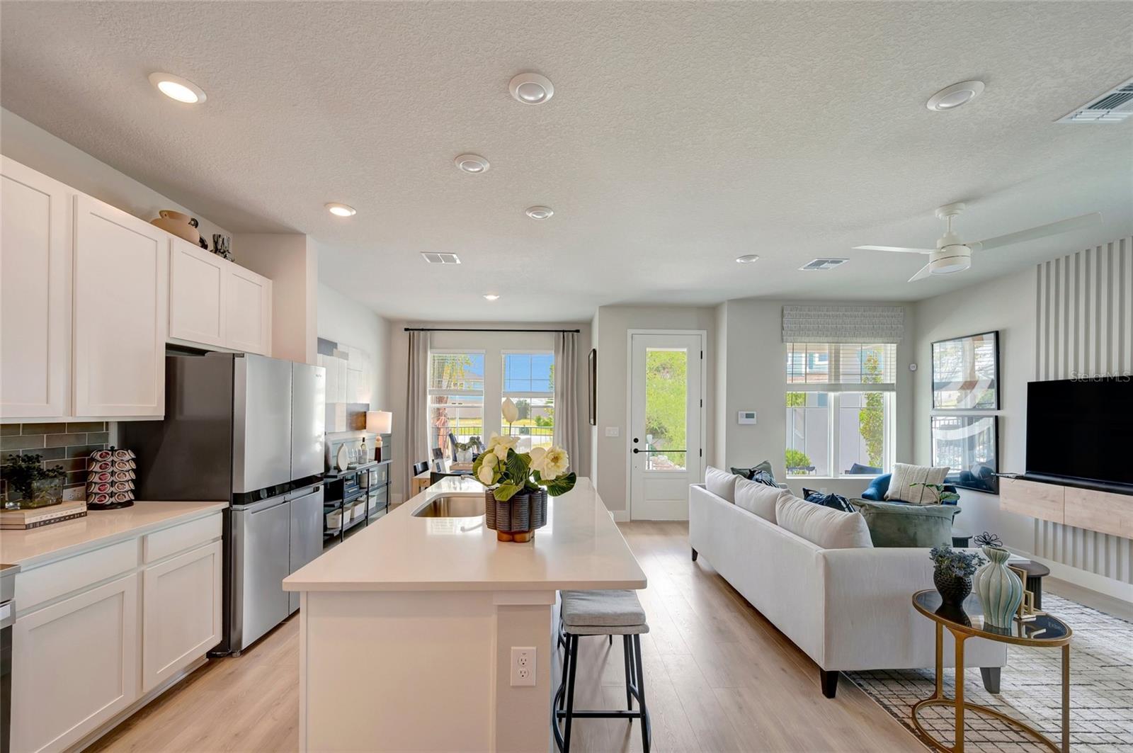 3551 CASPIAN CHERVIL ST — photo 4