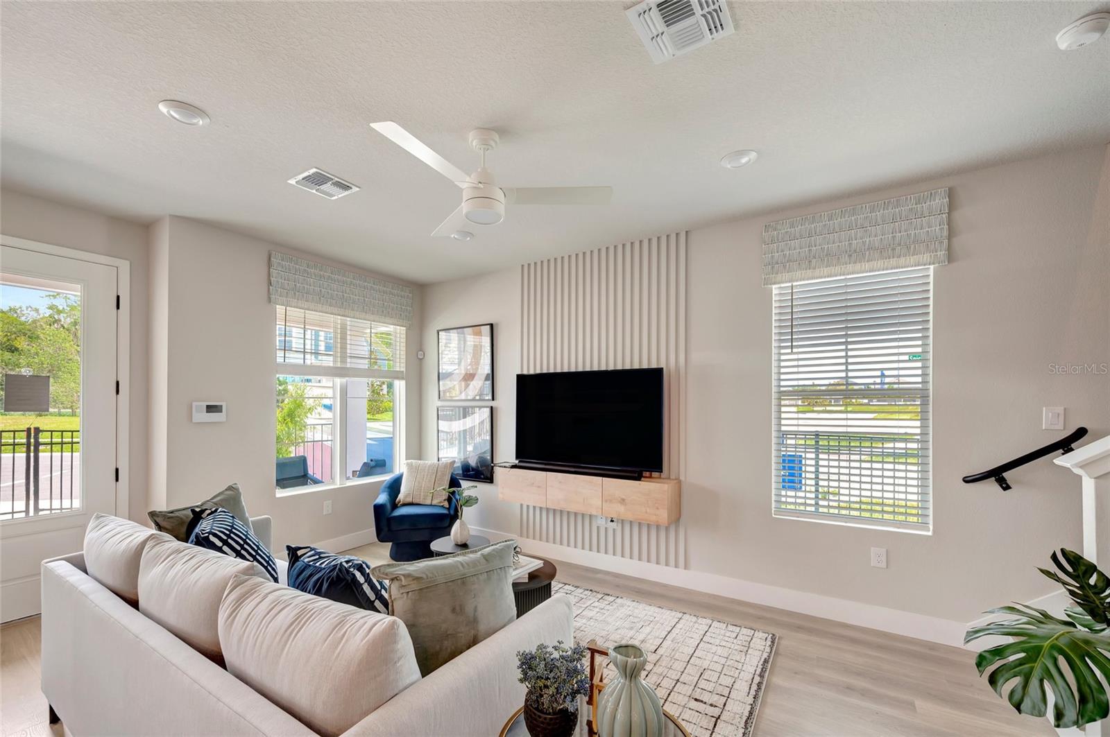 3551 CASPIAN CHERVIL ST — photo 7