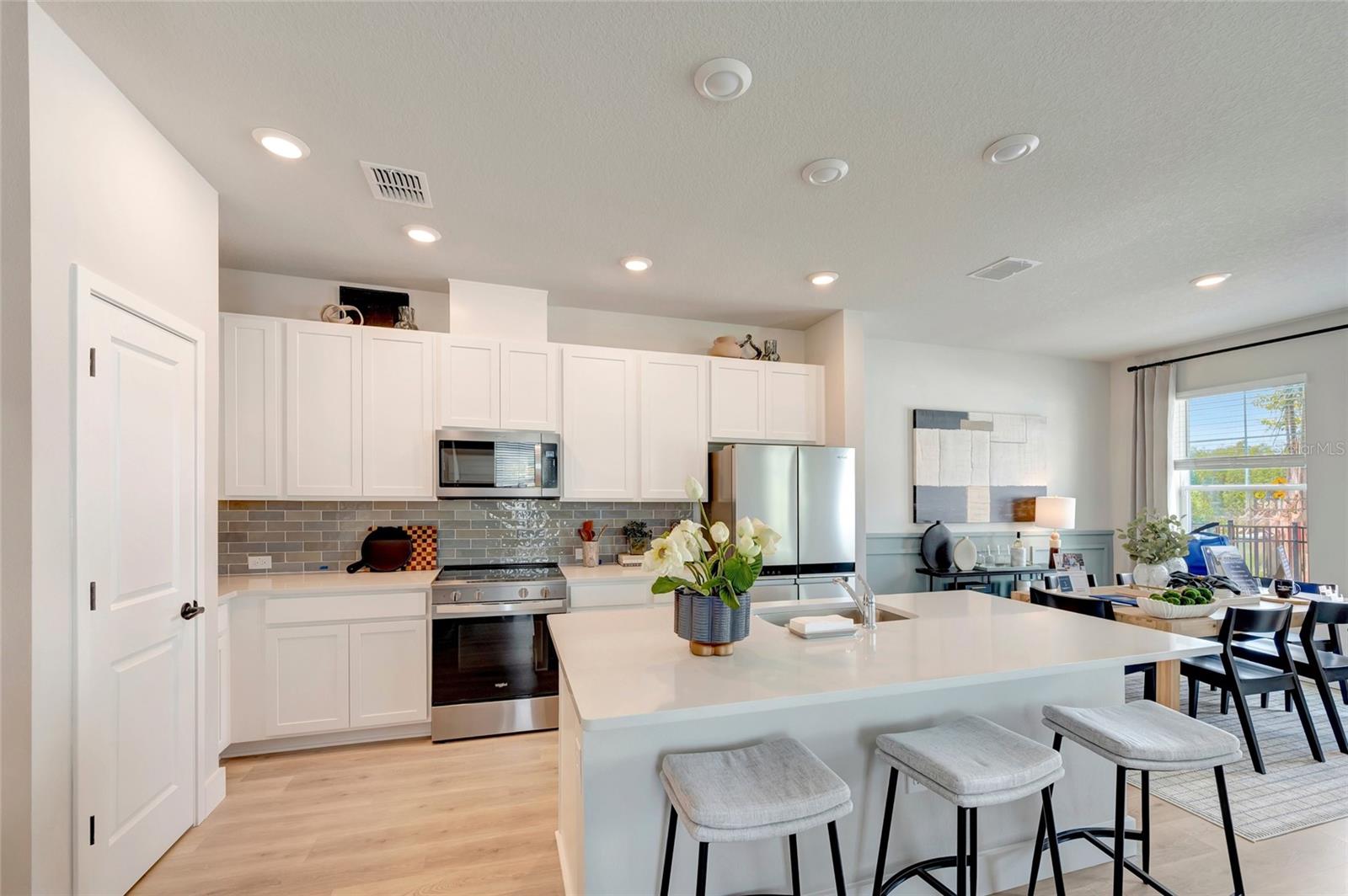3551 CASPIAN CHERVIL ST — photo 3