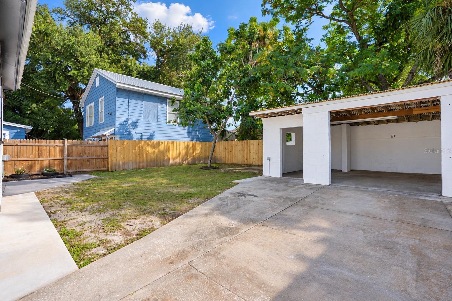 1209 E 18TH AVE — photo 44
