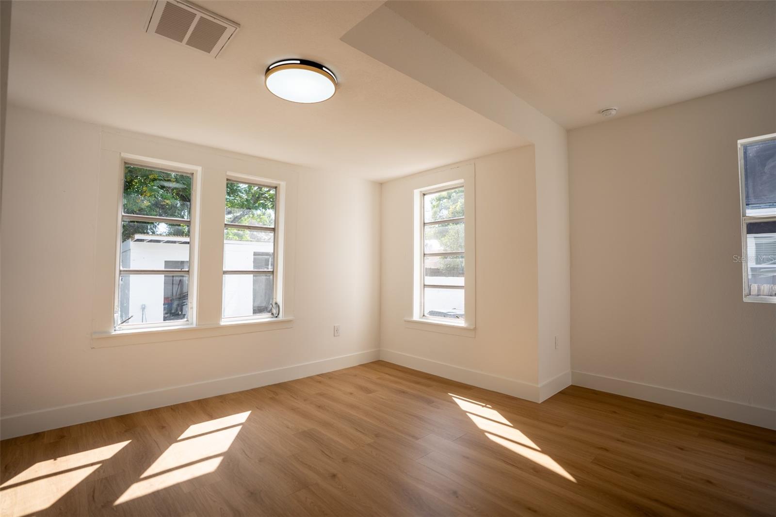 1209 E 18TH AVE — photo 40