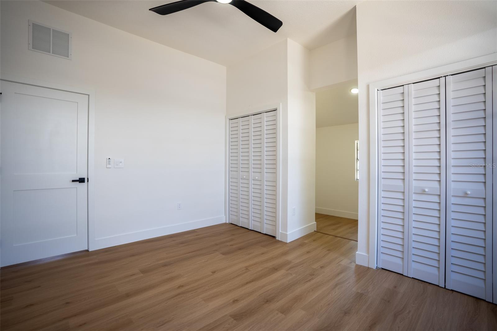 1209 E 18TH AVE — photo 22