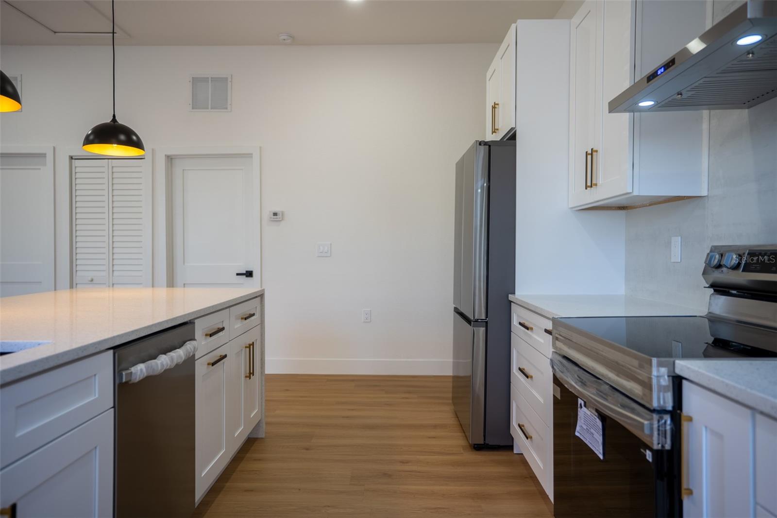 1209 E 18TH AVE — photo 19