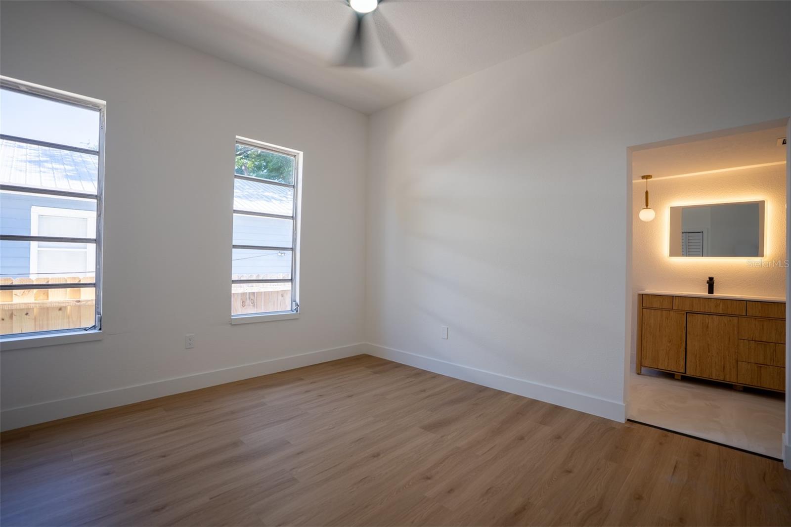 1209 E 18TH AVE — photo 27