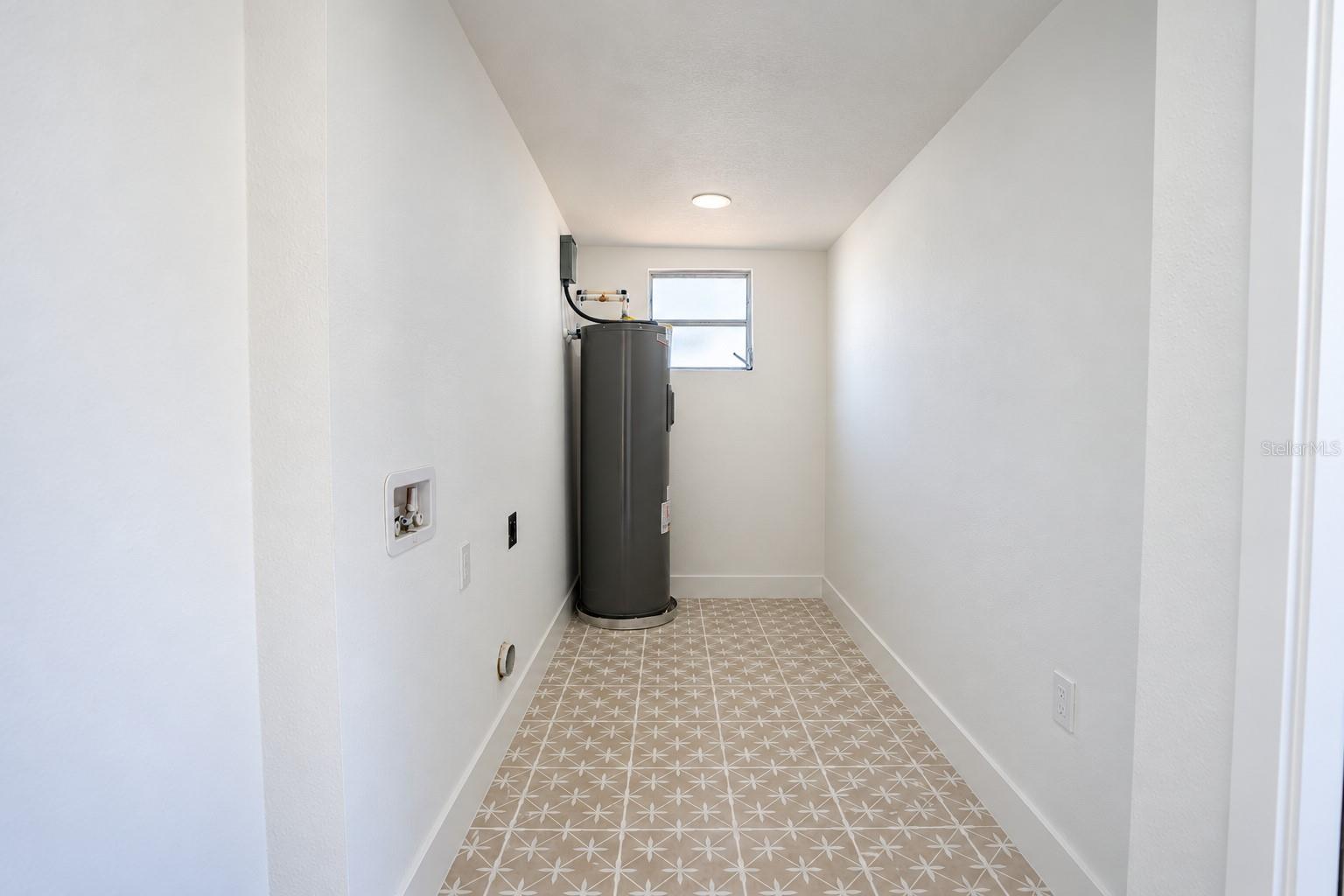 1209 E 18TH AVE — photo 41