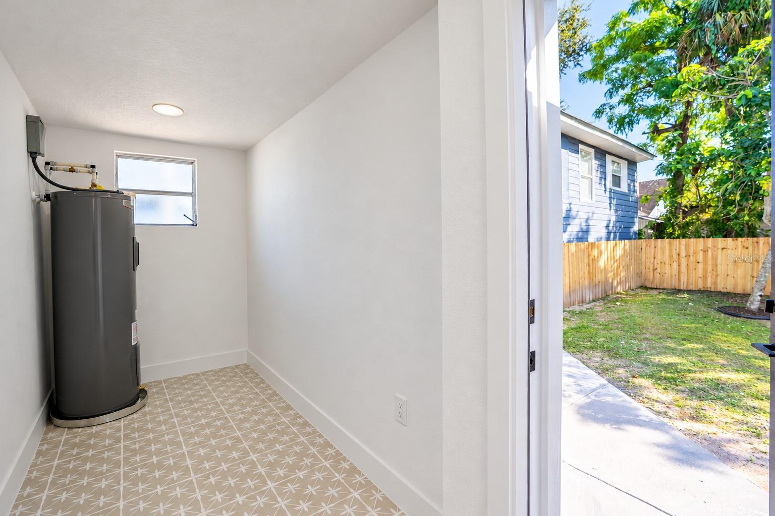 1209 E 18TH AVE — photo 42