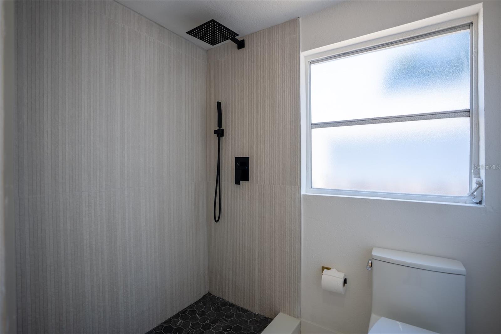 1209 E 18TH AVE — photo 32