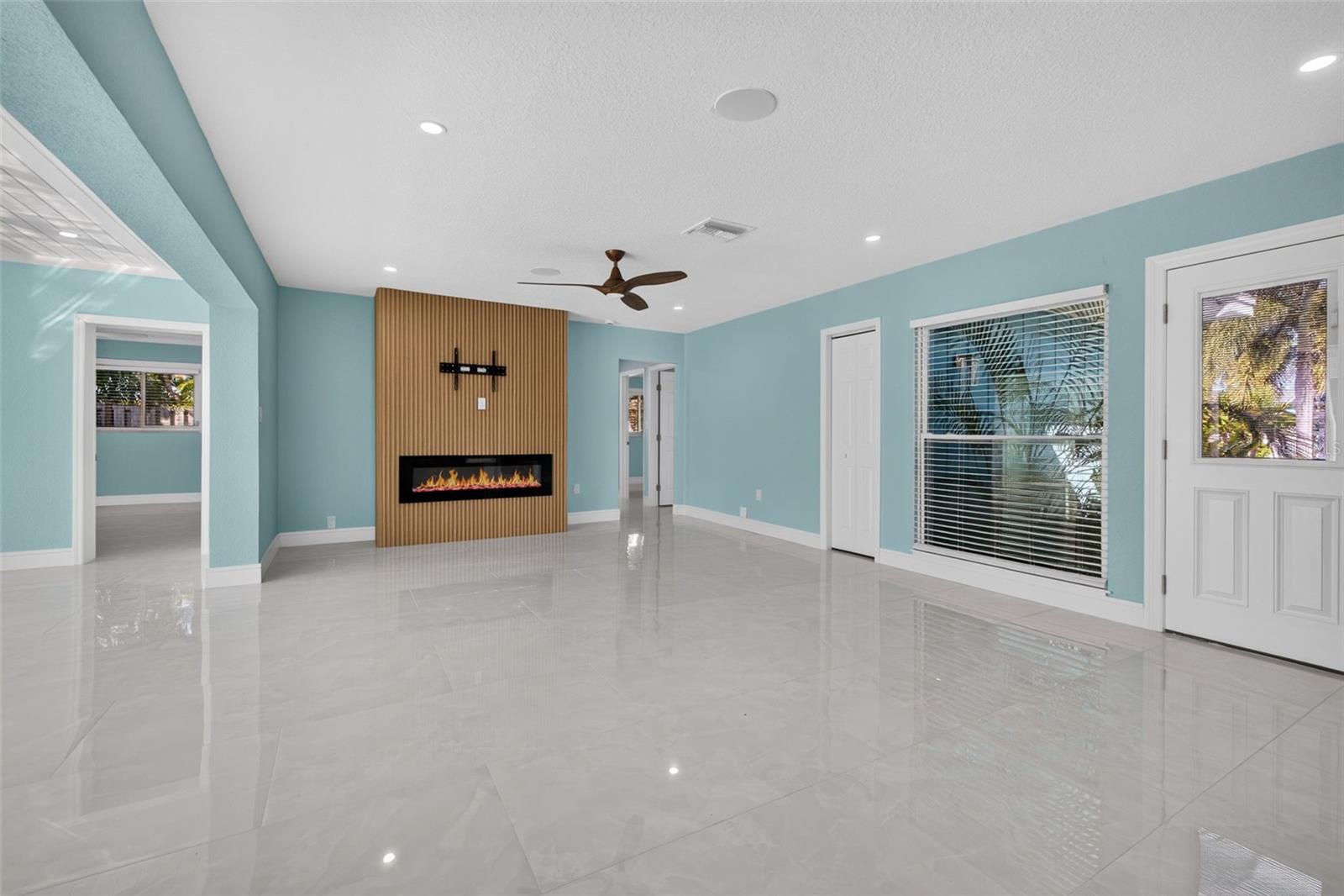 4643 BAY CREST DR — photo 10
