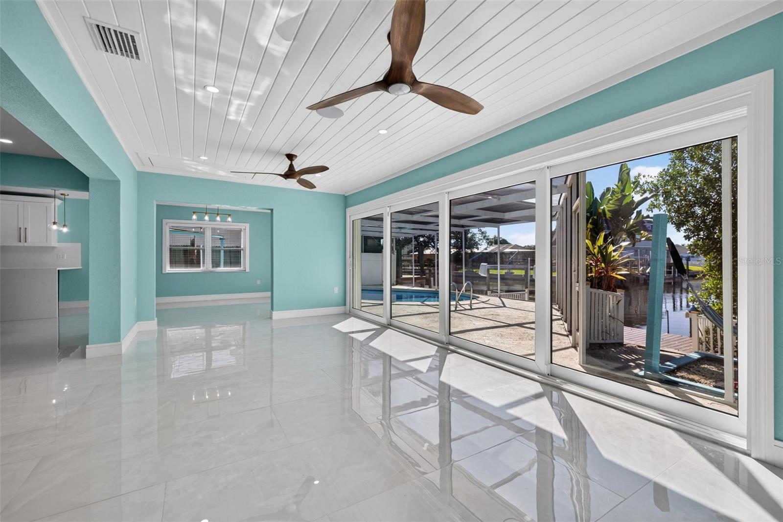 4643 BAY CREST DR — photo 8
