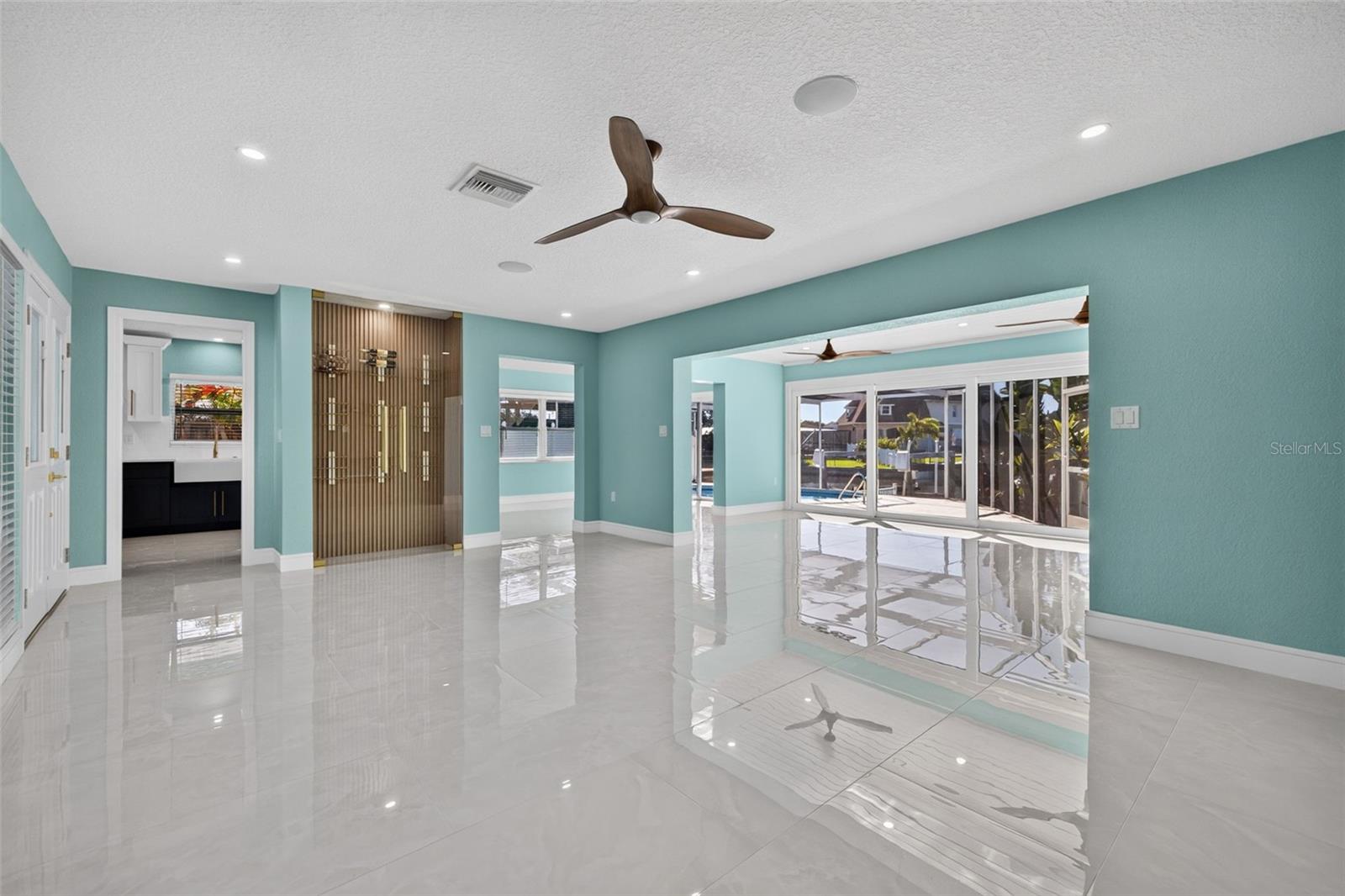 4643 BAY CREST DR — photo 12