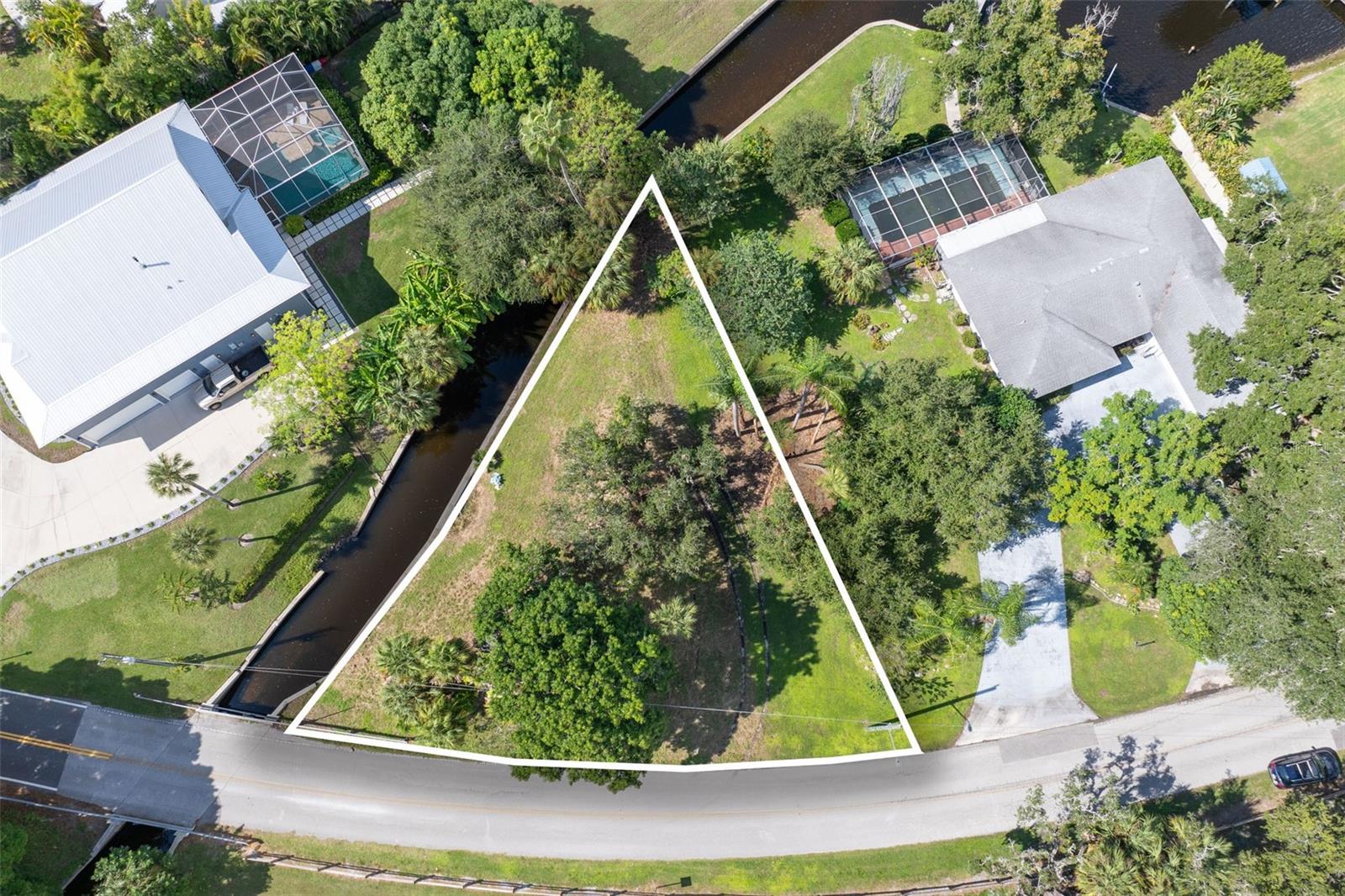 423 MAGELLAN DR — photo 2