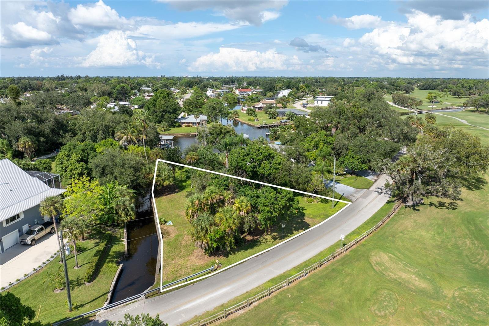 423 MAGELLAN DR — photo 4