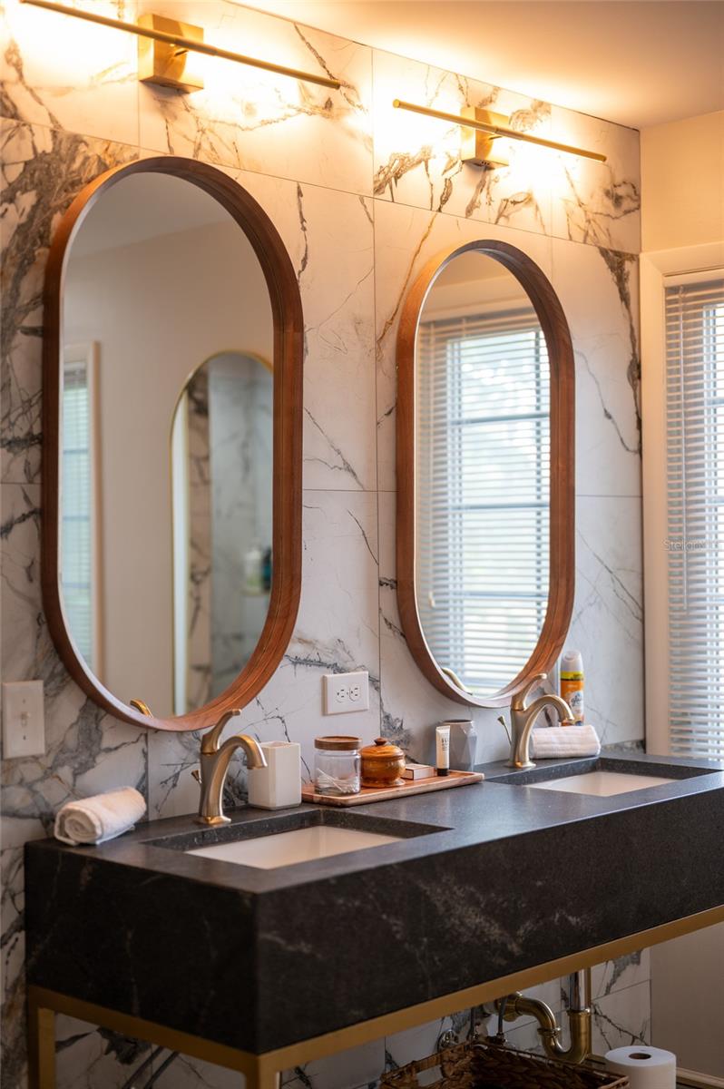 5005 CANTERBURY DR — photo 35