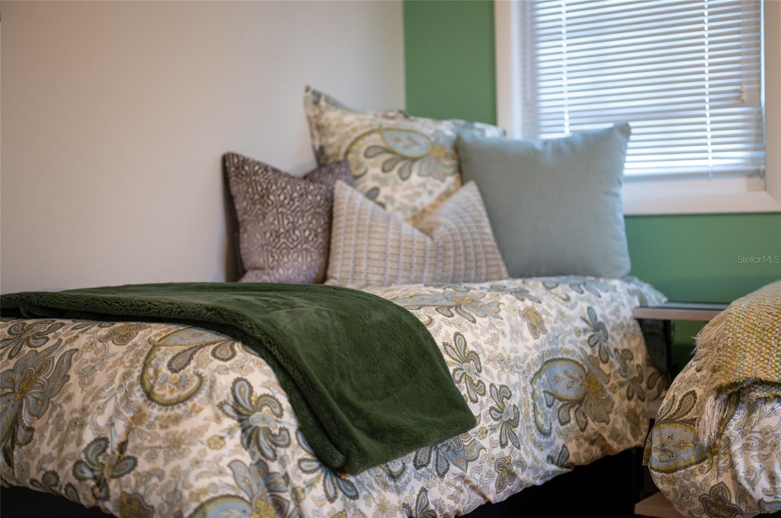 5005 CANTERBURY DR — photo 46