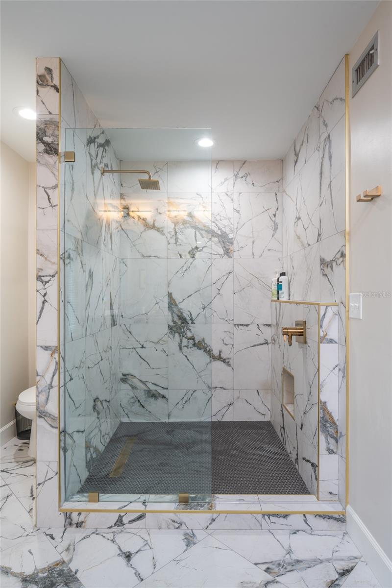 5005 CANTERBURY DR — photo 33