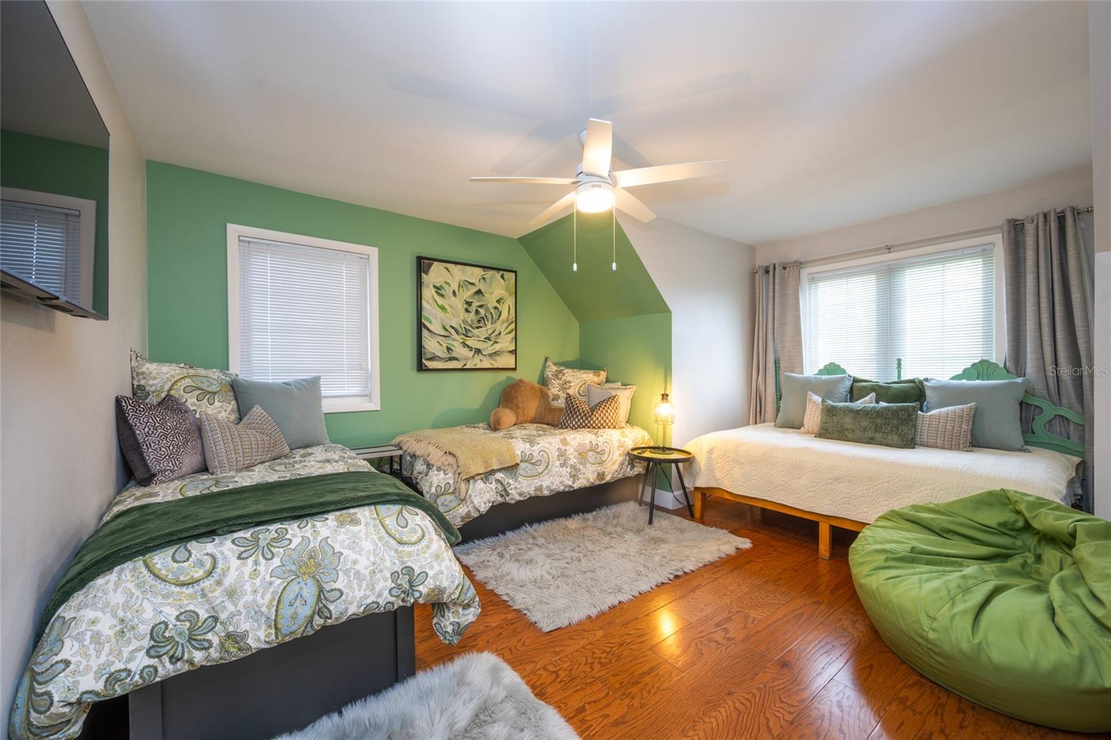 5005 CANTERBURY DR — photo 44