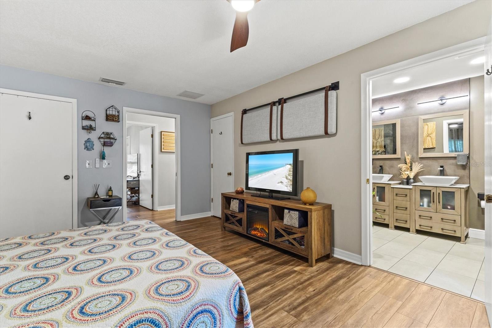 4250 KING RICHARD LN — photo 33