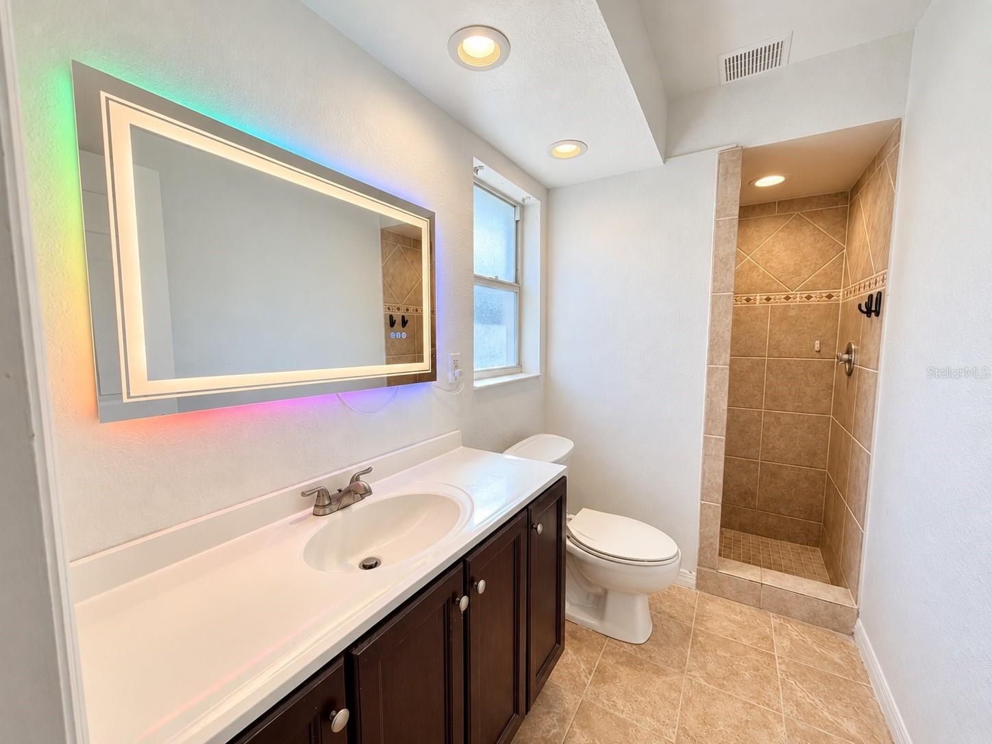 1092 S HARTSDALE ST — photo 7
