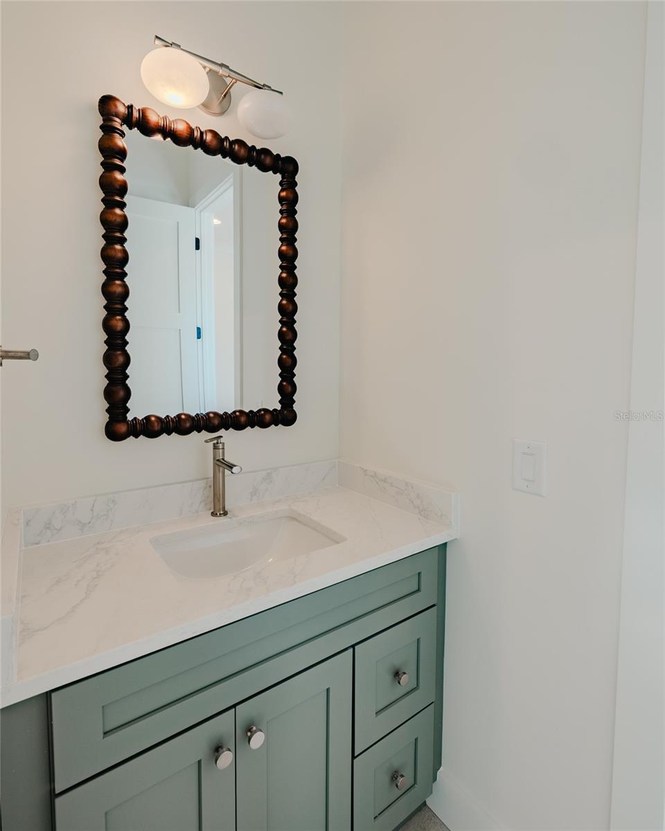 306 N EXCELDA AVE — photo 16