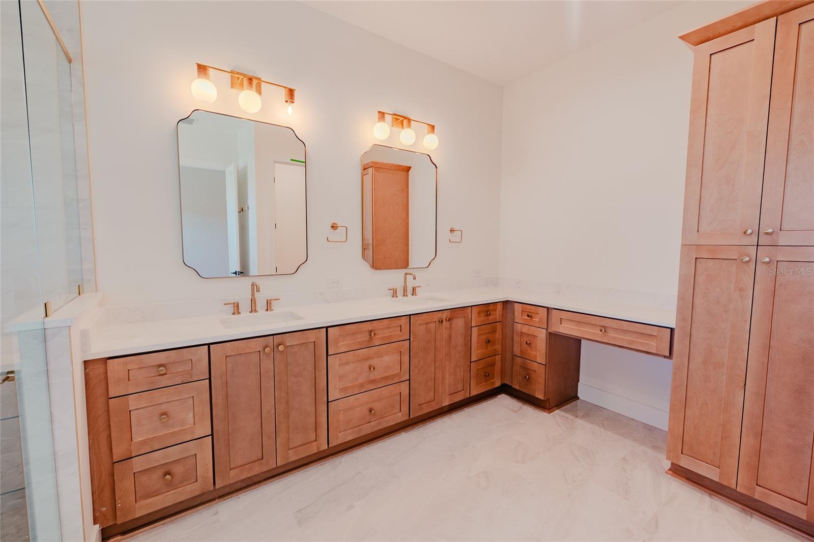 306 N EXCELDA AVE — photo 13