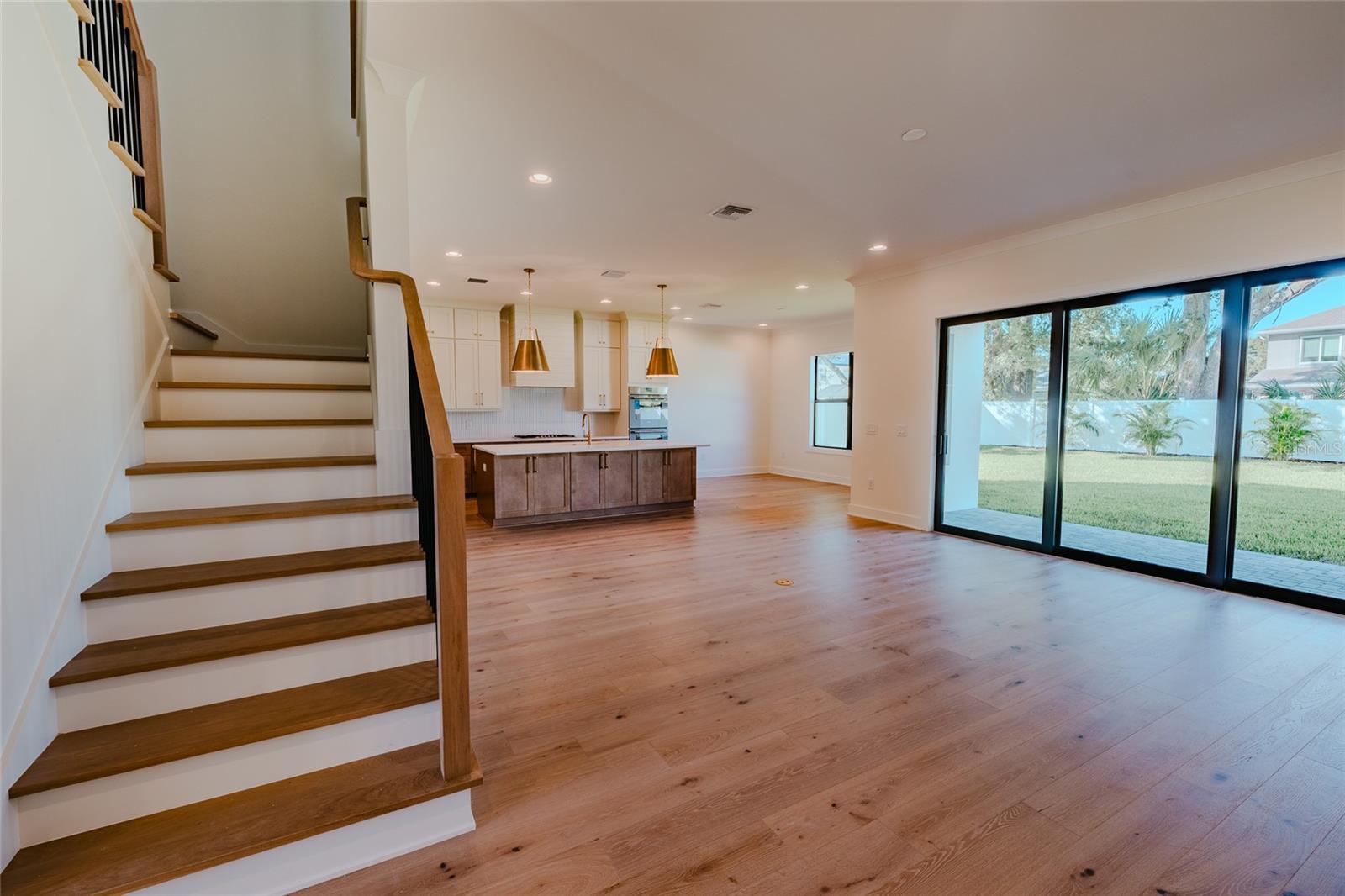 306 N EXCELDA AVE — photo 2